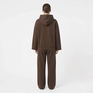 Trajes Deportivos Personalizados al por Mayor para Mujer, 100% Algodón Grueso, Color Marrón, Diseño Casual de Otoño, con Capucha y Cierre con Cordón - Product Image 2