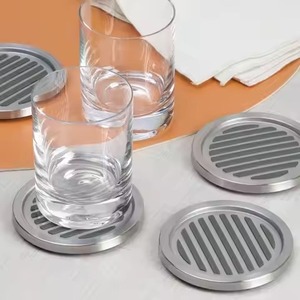 Ensemble de sous-verres en métal au design artistique, accessoires décoratifs pour boissons, pour table à manger, restaurant, hôtel, bar, intérieur de maison - Product Image 3
