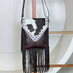Bolso Bandolera de Cuero con Flecos a Cuadros, Hecho a Mano, Estilo Vintage Occidental Boho, de Piel de Vaca con Pelo, para Mujer - Product Image 4