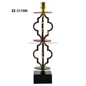 Elegantes Candelabros Antiguos Hechos a Mano de Metal con Acabado Dorado Pulido, Diseños Artísticos para Navidad y Actividades Religiosas Zahid - Product Image 2