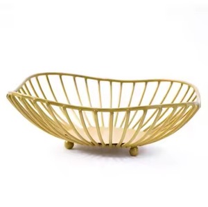 Cesta de frutas de alambre en forma de barco ovalado dorado con patas para centro de mesa, la más vendida - Product Image 1