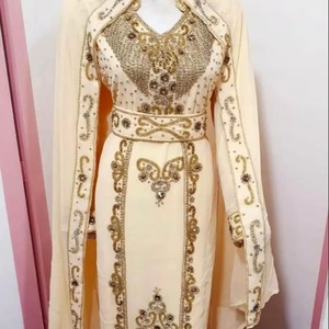 Abaya élégante et modeste brodée à la main pour femmes, tenue islamique traditionnelle et stylée - Product Image 3