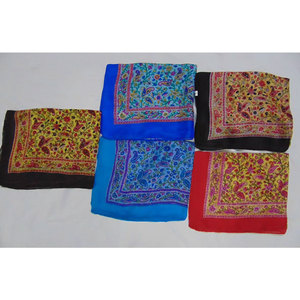 Bufanda Larga de Seda de Alta Calidad con Diseño Paisley Indio, Accesorio de Moda Perfecto para Fiestas, Ideal para Vestimenta Elegante y con Estilo - Product Image 2