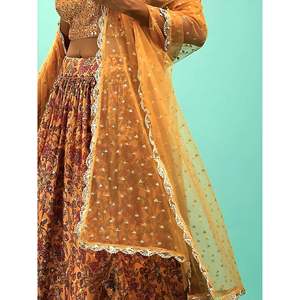 Ensemble Lehenga Choli imprimé jaune pour femmes grandes tailles, idéal pour les fiançailles - Product Image 1