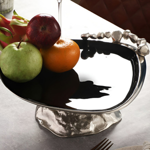 Support à gâteau en métal de luxe avec finition émail noir, bordure argentée et base texturée, plateau élégant pour la décoration de desserts à la maison - Product Image 5