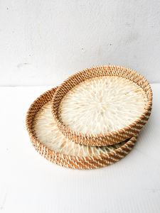 Vente en gros de plateau en rotin nacre de forme ronde avec vadrouille fabriqué à la main en rotin osier fabriqué à partir de l'Inde - Product Image 5