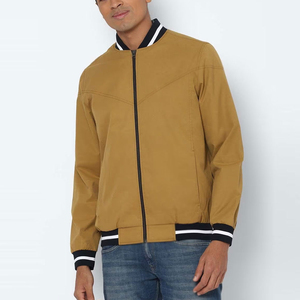 Chaqueta Acolchada con Capucha, Diseño Sólido con Logotipo, Cuello Alto, Cierre de Cremallera, Impermeable, para Hombre - Product Image 1