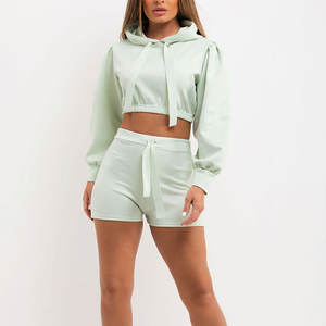 Conjunto de Sudadera con Capucha y Pantalones Cortos para Mujer, Estilo Urbano, Ideal para Invierno - Product Image 2