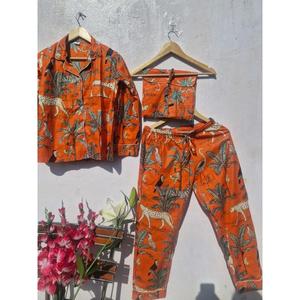Conjunto de Pijama de Algodón con Estampado Artesanal: Ropa de Dormir con Estampado de Selva India y Bolsillo - Product Image 1