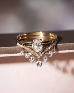Anillo de compromiso de oro macizo de 14K con diamante ovalado cultivado en laboratorio, conjunto con banda de boda colgante de flecos en chevron y anillos apilables de gota para ella - Product Image 3