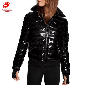 Vestes matelassées polyvalentes pour femmes en deux pièces pour les sports à fort impact, haut à capuche coupe-vent, combinaison athlétique rembourrée - Product Image 4