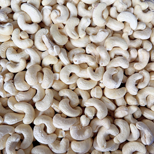 High Quality Raw Edible Whole Cashew Nuts Ww240 Ww180 Vietnam Import Customized Packaging - Product Image 1