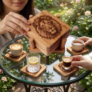 Juego de Posavasos Cuadrados Rústicos de Madera con Diseño de León, Alfombrillas y Bases Clásicas Hechas a Mano, 10 cm de Diámetro, Arte con Cuentas de Uttar Pradesh - Product Image 3