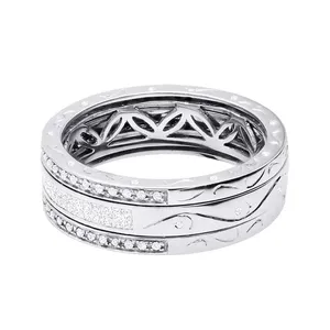 Bague de mariage unisexe EtherStar 1,05 ct en or vintage gravé avec filigrane, sertie d'un diamant taille baguette cultivé en laboratoire - Product Image 2