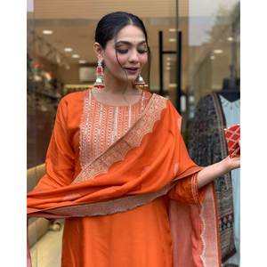 Conjunto Elegante de Talla XL con Top y Pantalón para Fiesta con Dupatta - Product Image 1