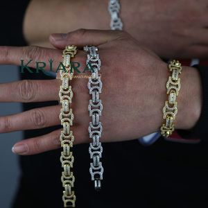 Bracelet à maillons en moissanite plaqué or 925, coupe baguette, sertissage en canal, design géométrique de luxe unisexe - Product Image 4