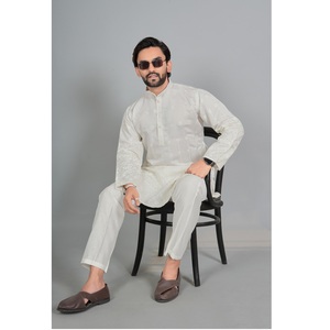 Conjunto de Kurta y Pijama de Seda y Algodón Tradicional Premium para Hombre, Ropa Étnica India para Bodas y Festivales, Precio al por Mayor - Product Image 1