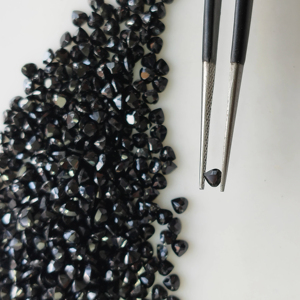 สปิเนลสีดำธรรมชาติ 3 มม. รูปหัวใจ คุณภาพดีที่สุด พลอยหลวมสำหรับทำเครื่องประดับ รีดดิ้ง เมาน์เทน เจมส์ อิน - Product Image 5
