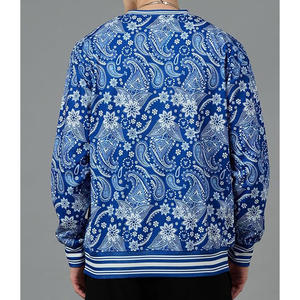 Sudadera extragrande con estilo, caída cómoda, interior de felpa suave y un diseño moderno. - Product Image 6