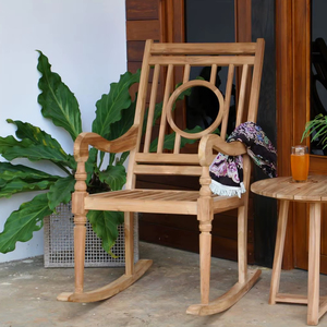 Fauteuil à bascule grand format en teck massif pour l'extérieur - Product Image 1