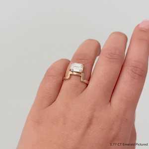 Anillo de compromiso de oro de 14K y 18K con diamante cultivado en laboratorio de corte esmeralda de 2 quilates, engaste de púas oriental y occidental, bandas solitarias arquitectónicas escalonadas, venta al por mayor - Product Image 6