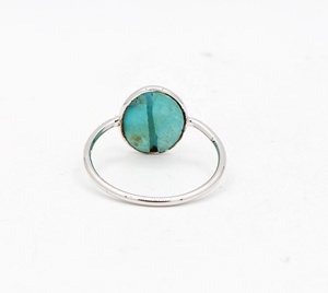 แหวนเงินแท้ 925 ประดับด้วยพลอยเทอร์ควอยซ์ทรงรีธรรมชาติจาก Memoria Jewels ขายส่ง - Product Image 3