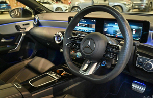<span class=keywords><strong>Mercedes</strong></span>-Benz <span class=keywords><strong>Classe</strong></span> <span class=keywords><strong>A</strong></span> A35 AMG Auto 4MATIC Hatchback 2025 d'<span class=keywords><strong>occasion</strong></span>, état impeccable, prête à être expédiée - Product Image 4