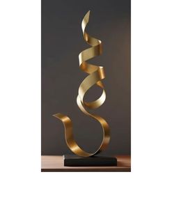 Sculpture moderne abstraite en ruban métallique doré, décoration de table, figurine d'art minimaliste, ornement d'intérieur de luxe pour bureau et salon - Product Image 1