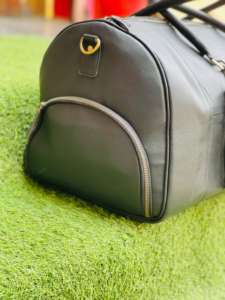 Bolsa de Viaje de Cuero Premium Hecha a Mano con Cierre de Cremallera para Viajes, Gimnasio, Aventuras de Fin de Semana, Diseño Duradero, Gran Capacidad, Portátil - Product Image 4