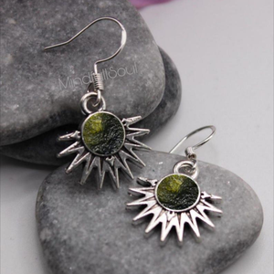 Boucles d'oreilles élégantes en Moldavite certifiée de qualité A |   Chlum République tchèque Moldavite |   Bijoux en argent sterling 925 plaqué or 18 carats - Product Image 1