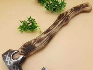 Hache décorative industrielle forgée à la main pour l'extérieur avec manche en bois, lame en acier au carbone gravée sur mesure OEM de qualité supérieure, tête barbelée - Product Image 3