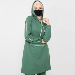 Ensemble de survêtement modeste et respirant pour femme, 2 pièces, couleur unie, coupe longue, avec sweat à capuche et poches kangourou, idéal pour l'extérieur en hiver - Product Image 4