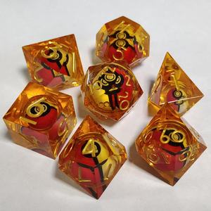 Ensemble de dés en résine écologique gravés avec logo personnalisé D20 D4 D6 D8 D10, paillettes, pour jeux de société Dungeons and Dragons Dnd, Trpg, Cthulhu, Coc - Product Image 2