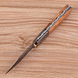 UA Supplies มีดพับ EDC เหล็กดามัสกัสแบบกำหนดเอง ทำด้วยมือ พร้อมระบบล็อคแบบ Liner Lock สำหรับล่าสัตว์และกิจกรรมกลางแจ้ง ด้ามไม้มะกอก งานอุตสาหกรรม - Product Image 6