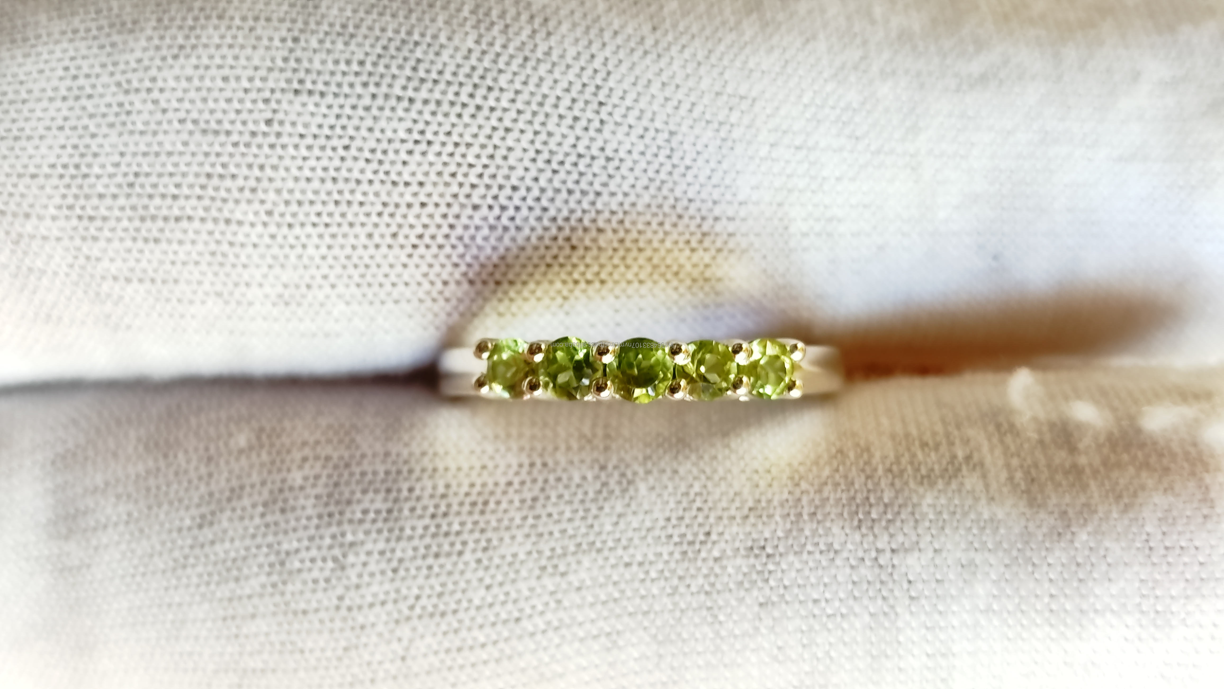 สีเขียว