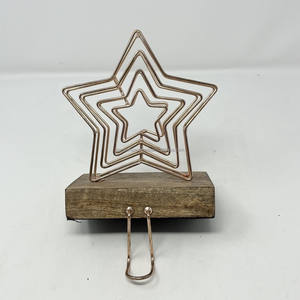 Porte-bas de Noël en forme d'étoile en métal argenté Il s'agit d'un exemple de porte-étoile lesté - Product Image 5