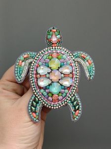 Broche Bordado a Mano con Cuentas para Mujer, Accesorios de Moda, Broche de Lujo Bordado a Mano con Cuentas y Cristal Premium - Product Image 1