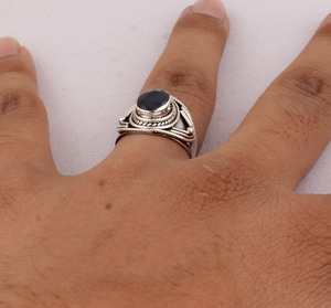 Bague de luxe en saphir bleu, argent sterling 925, design victorien vintage, pierre précieuse bleu profond, pour femme, bijou de famille, joaillerie fine - Product Image 4