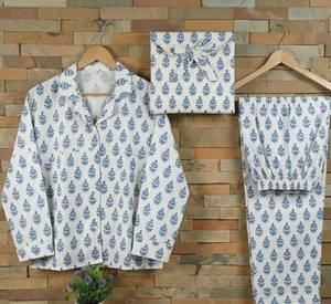 Conjunto de Pijama de Algodón Térmico Tejido a Mano con Estampado Dibujado a Mano y Bordado a Máquina para Mujer, Ropa de Dormir Cómoda, India - Product Image 2