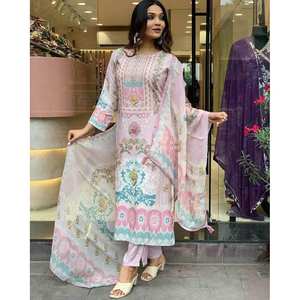 DESIGNER MASLIN PANTALON IMPRIMÉ NUMÉRIQUE AVEC DUPATTA BABY PINK - Product Image 1