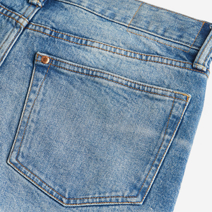 Shorts en jean déchirés pour homme, taille mi-haute, coupe droite, délavés, style décontracté d'été avec ourlet retroussé et poches - Product Image 6