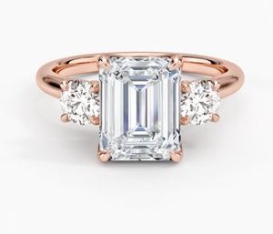 Anillo de Compromiso con Diamante Corte Esmeralda y Diamantes Princess para Mujer, Diamante Cultivado en Laboratorio Clásico - Product Image 1