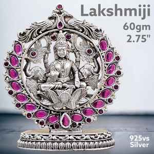 Estatua de Lakshmiji Plateada, Artesanía Religiosa Tradicional Hecha a Mano, Adorno Metálico para Mesa, Retrato de Diwali - Product Image 1