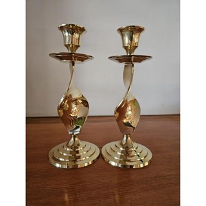 Juego de Portavelas de Latón de Calidad Garantizada, Decoración Metálica Duradera para el Hogar, Diseño Trenzado, Acabado Dorado - Product Image 4