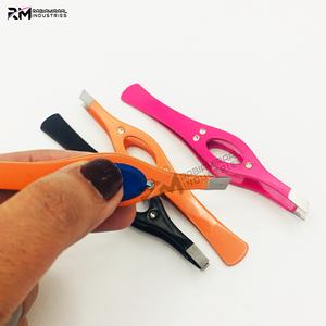 Pinzas de Cejas RMI de Alta Calidad con Punta Recta y Angular, 3 Colores con Recubrimiento en Polvo y Punta Plateada - Product Image 1