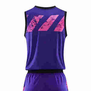Conjunto de Uniforme de Baloncesto Reversible 100% Poliéster, Jersey Sublimado con Logotipo Frontal de Manga Corta, Malla Transpirable - Product Image 3