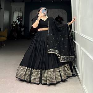 VASTRA COTTAGE Conjunto de Lehenga Choli de Chanderi Puro para Mujer con Dupatta, Borde con Tejido Zari y Lentejuelas, Ropa Étnica Festiva para Bodas - Product Image 1