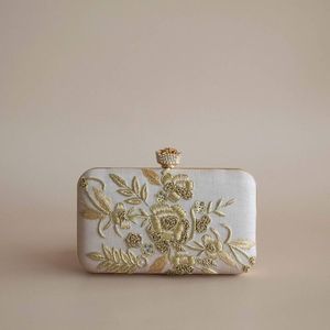 กระเป๋าคลัทช์งานปักมือประดับคริสตัลเพชรและลูกปัดสำหรับงานเลี้ยง งานแต่งงาน หรืองานกลางคืนสำหรับสุภาพสตรี - Product Image 3