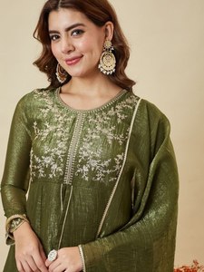 Ensemble Kurti Palazzo Premium en Soie Croquante avec Broderie à Sequins et Dupatta de Créateur - Product Image 3