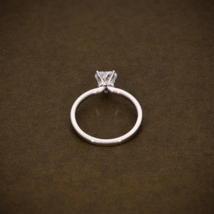 Anillo de Compromiso con Diamante Cultivado en Laboratorio, Certificado IGI, Piedra Central Elegante Estilo Solitario con Diamantes de Acento Ocultos, Anillo de Propuesta - Product Image 5